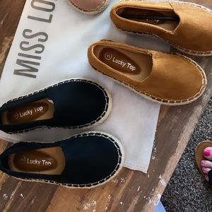 2 pairs slip shoes